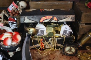 pirate-themed-birthday-party-buried-treasure-goodies-dessert-table