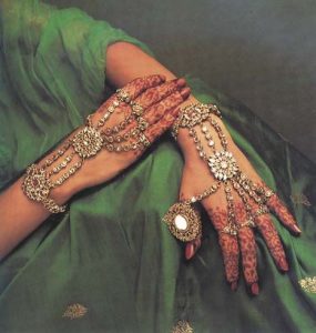 Muslim Bridal Jewelry - hath phool