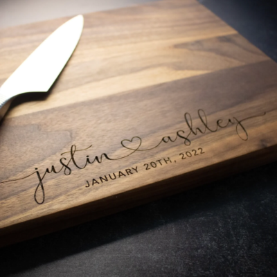 Personalised cutting board - gift ideas for birthdays and weddings