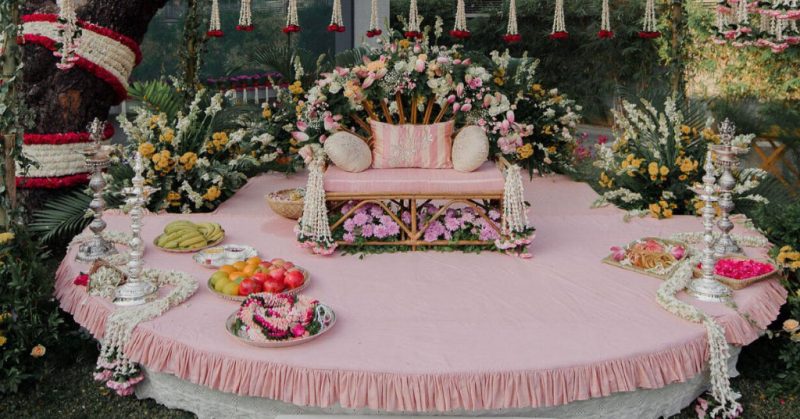 cover the seats with flowers - Flower Wedding Stage Decoration