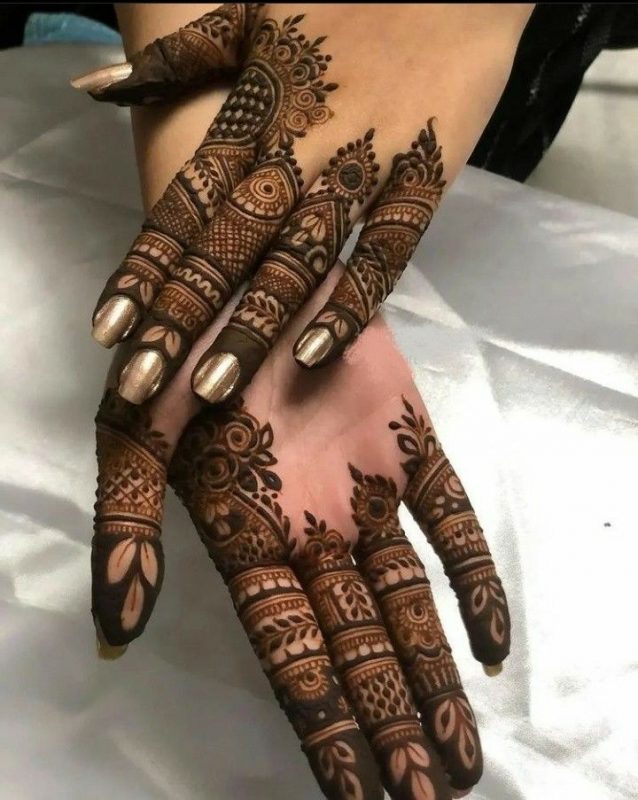 intricate fingers - khafif mehndi design