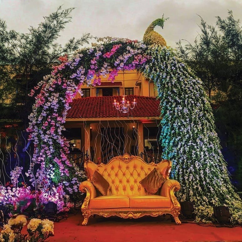 peacock decor - Flower Wedding Stage Decoration