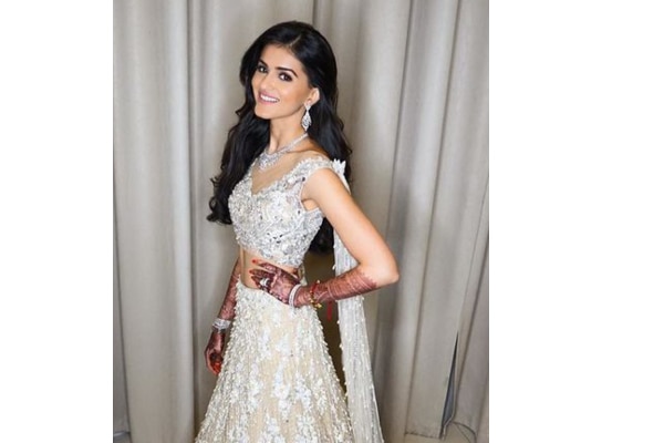 What are some good ideas for Indian wedding reception dresses? - Quora