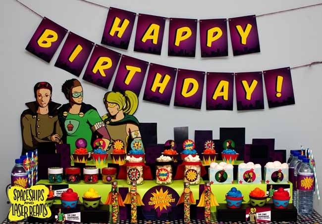 superhero-birthday-party-cupcake-ideas-super-hero-dessert-table-7