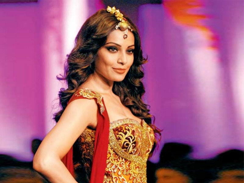 Bipasha Basu's Wedding Timeline Is Right Out Of A Fairytale! Bipasha Basu's Wedding Timeline Is Right Out Of A Fairytale!