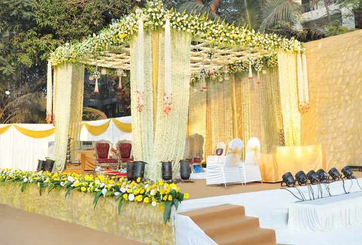 floral-grid-mandap-decorations