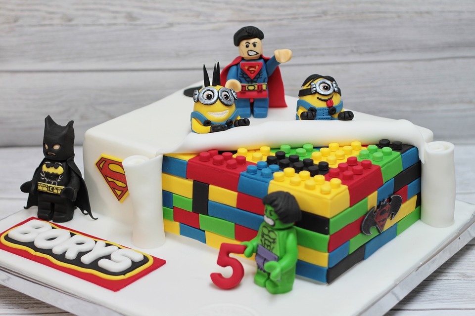 legomania-cake-birthday-cake-ideas, bday cake, birthday cake images, b day cake, trending cakes 2018, birth day cake, new cake design 2018, 