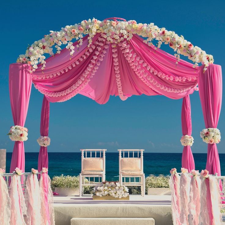 Outdoor contrast mandap