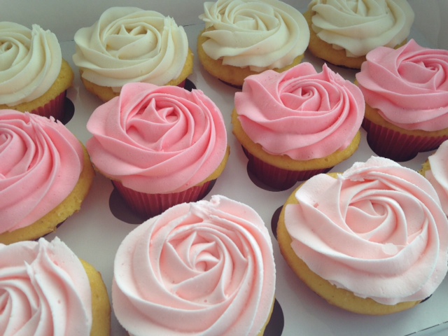 rose-wedding-cupcakes