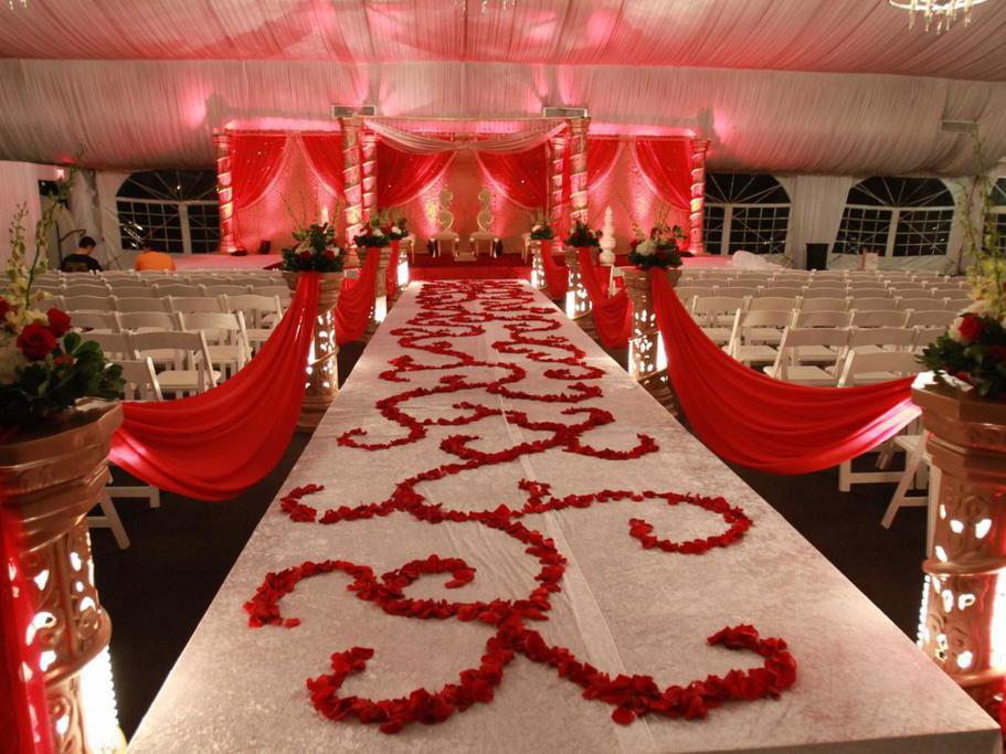 red rose wedding aisle