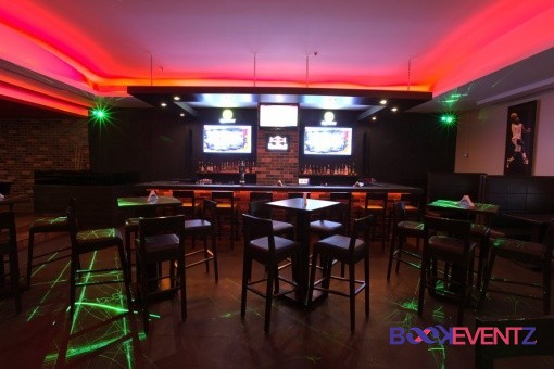 score-sports-bar-grill-16