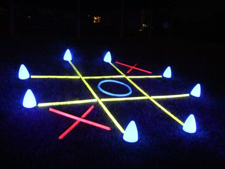 Neon party tictactoe