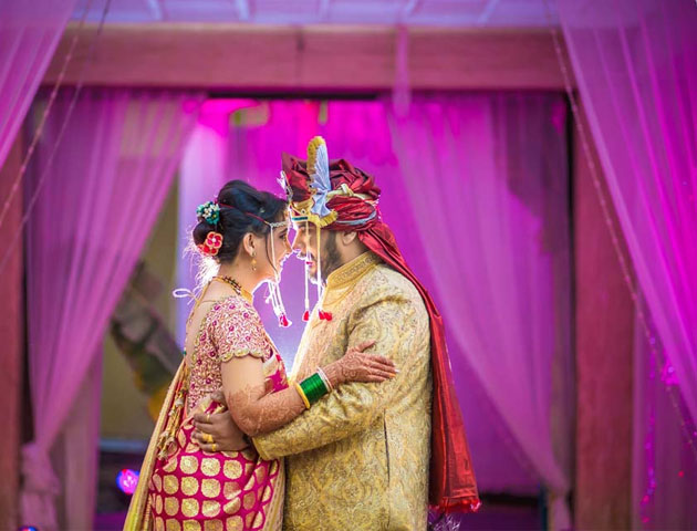 Memorable Wedding Photography Poses For An Indian Couple
