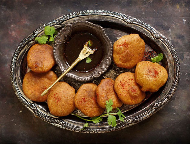 Best Indian Wedding Dishes Appetizers: Cocktail Kachori