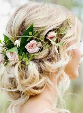 Small Roses Wedding Bun