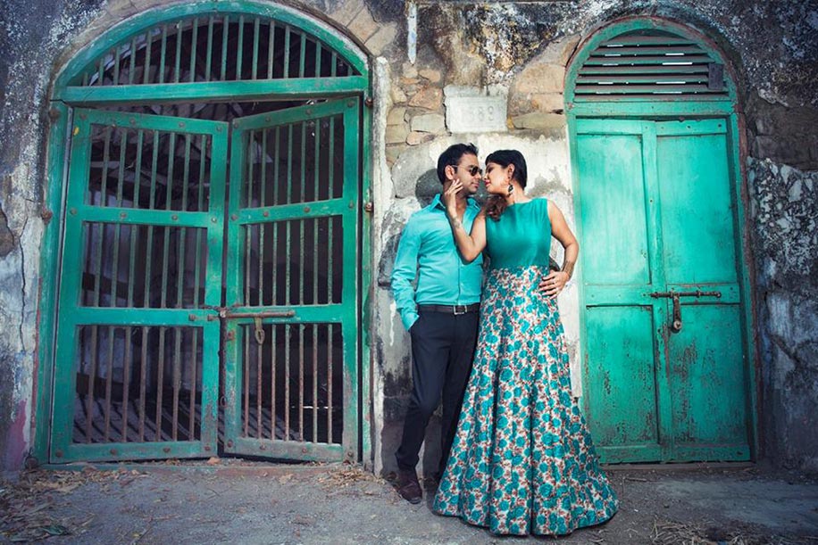 pre wedding photoshoot at Kala Ghoda