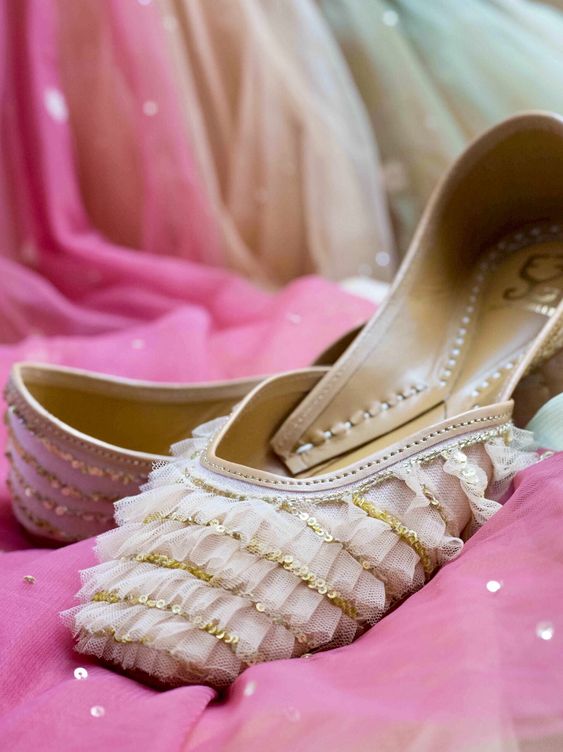 Beautiful Punjabi Jutti, wedding shoes for women, jutti, white and gold, sequins design