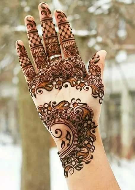 Floral Trending Bridal Mehendi Design 