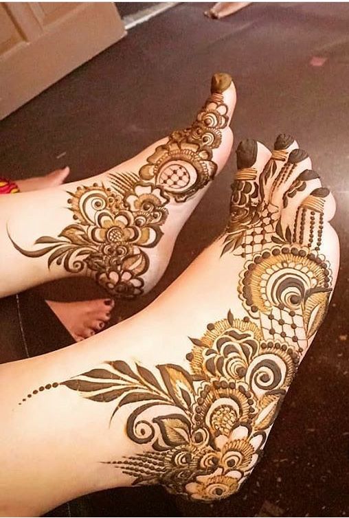 Leg Mehendi designs 