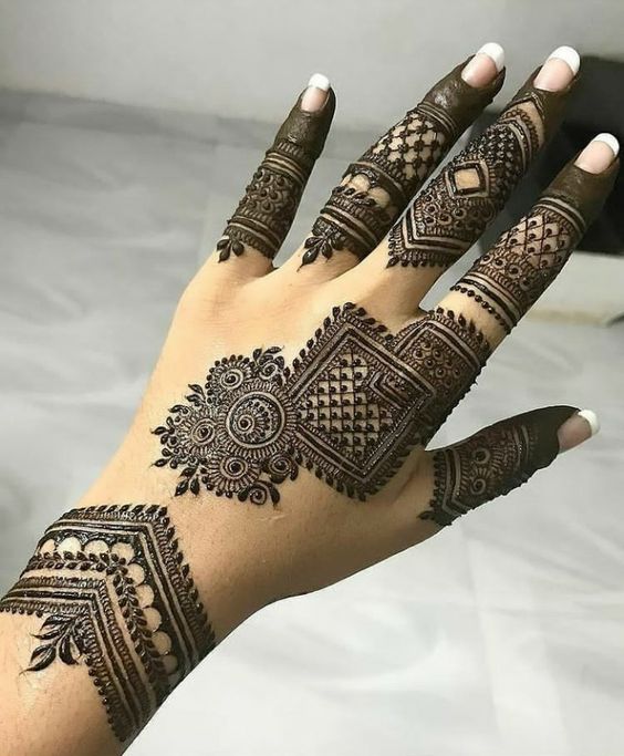 The Modern Dhulaniya Mehendi Design 