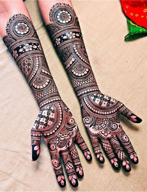 The Traditional Indian Bridal Mehendi Design 