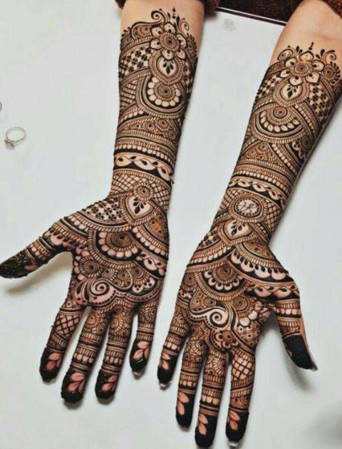 The Traditional Indian Bridal Mehendi Design 