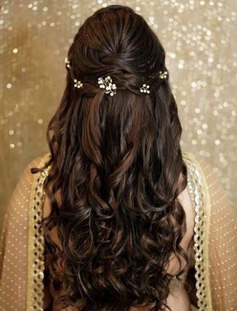 Easy and creative Navratri hairstyles for you to slay! Easy and creative Navratri hairstyles for you to slay!