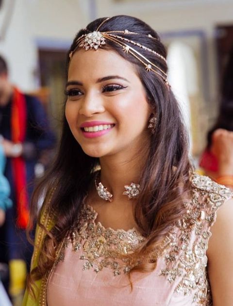 Easy and creative Navratri hairstyles for you to slay! Easy and creative Navratri hairstyles for you to slay!