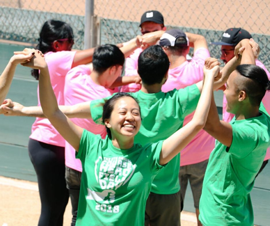 corporate team building activities - human knot