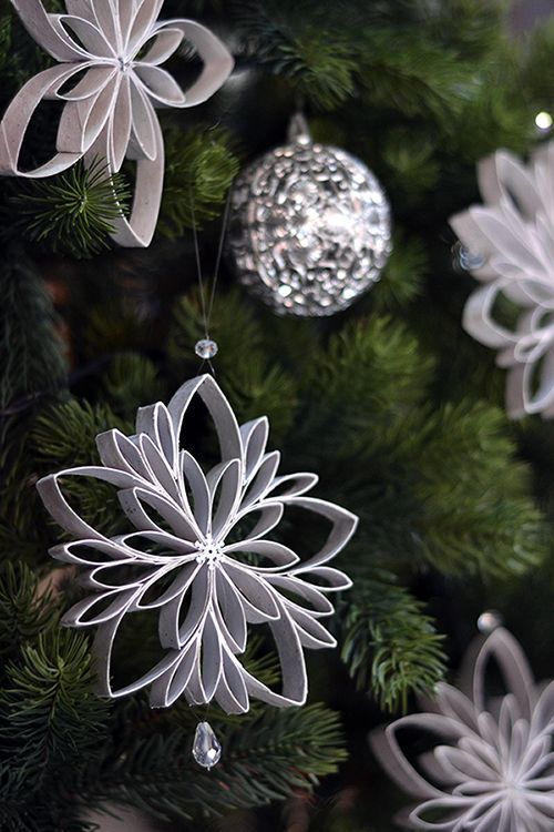 Christmas DIY Paper Snowflakes