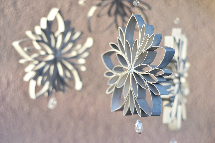 Christmas DIY Paper Snowflakes