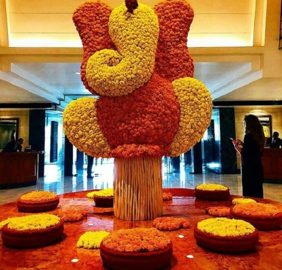 genda phool, genda phool decoration ideas, genda phool decoration, genda phool gate decoration, genda decoration, genda phool wedding decorations, genda flower decoration, door decoration with marigold flowers, marigold flower decoration