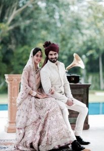 wedding looks, bollywood celebrities inspired wedding looks, wedding look ideas, wedding outfit ideas Mira Rajput and Shahid Kapoor Wedding Look