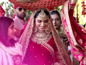 wedding looks, bollywood celebrities inspired wedding looks, wedding look ideas, wedding outfit ideas Deepika Padukone and Ranveer Singh Wedding Look
