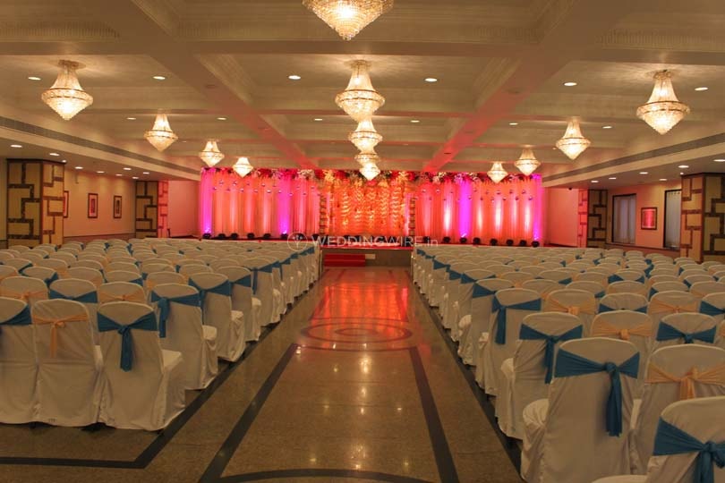 popular party halls thane