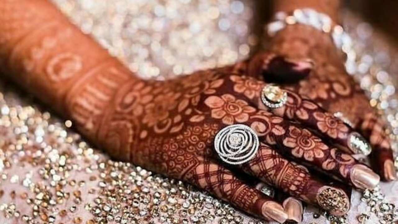 Bridal Nail Art Designs To Choose From For Your Wedding Day! Bridal Nail Art Designs To Choose From For Your Wedding Day!
