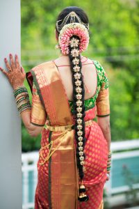 South Indian Bridal Hairstyles_billa and flowers