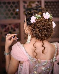 Bun Hairstyles for the Bride_curls bun