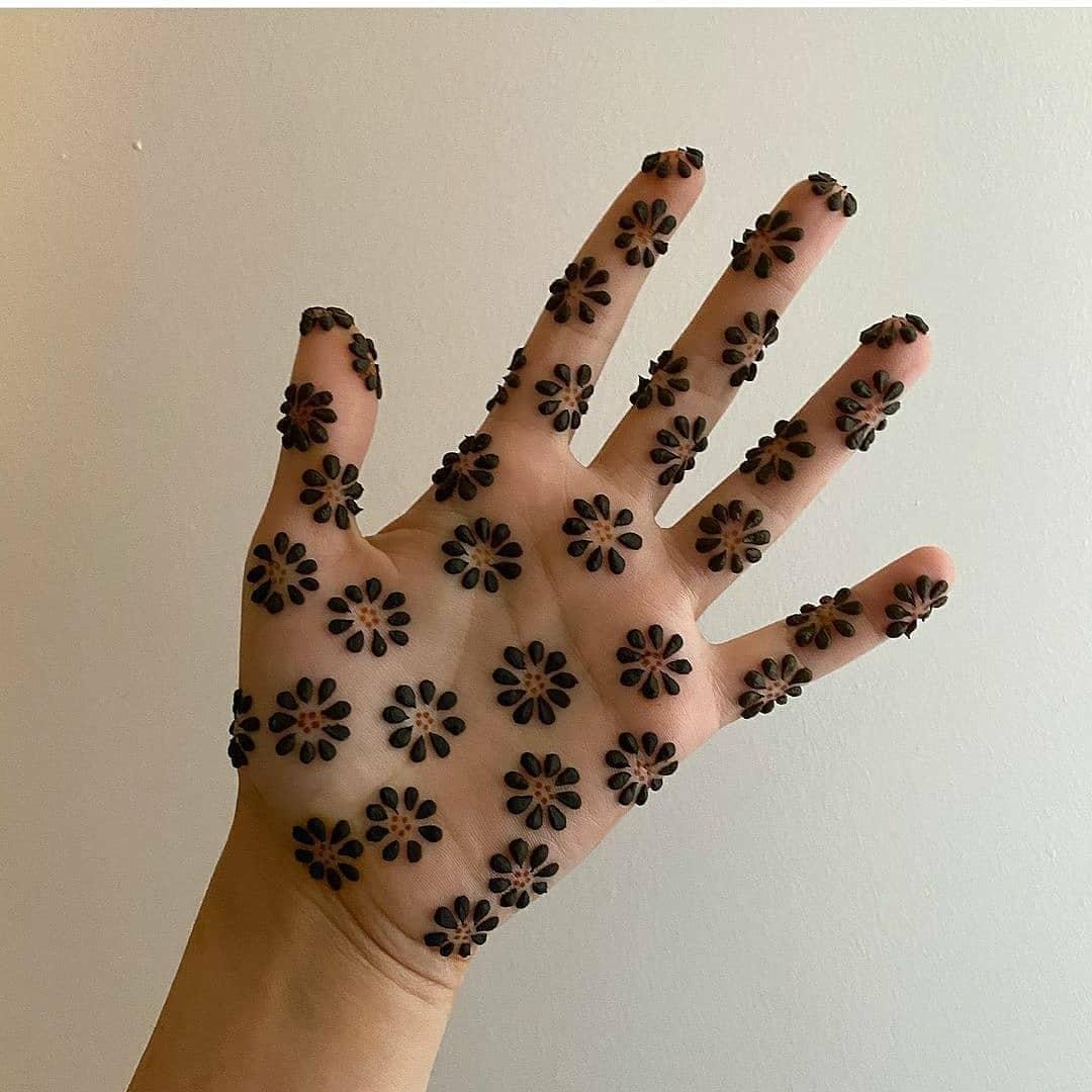 Simple Palm Mehendi Design