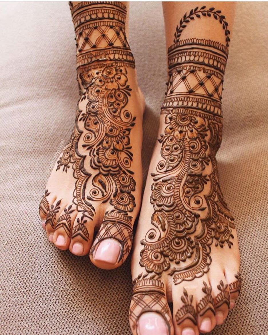 Arabic Design Dulhan Mehndi Leg