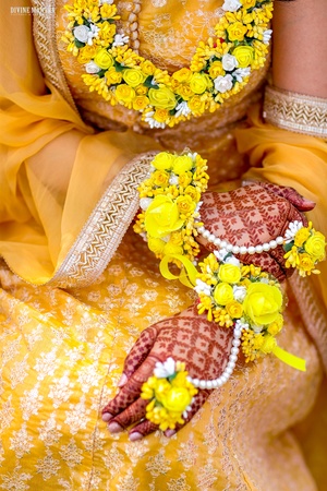 Floral Bridal jewellery for Haldi and Mehendi Function