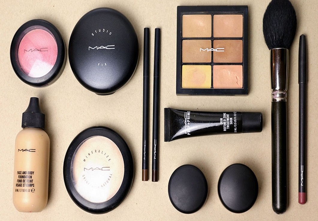 Complete of 17 Essential Makeup Kit to Face Wedding