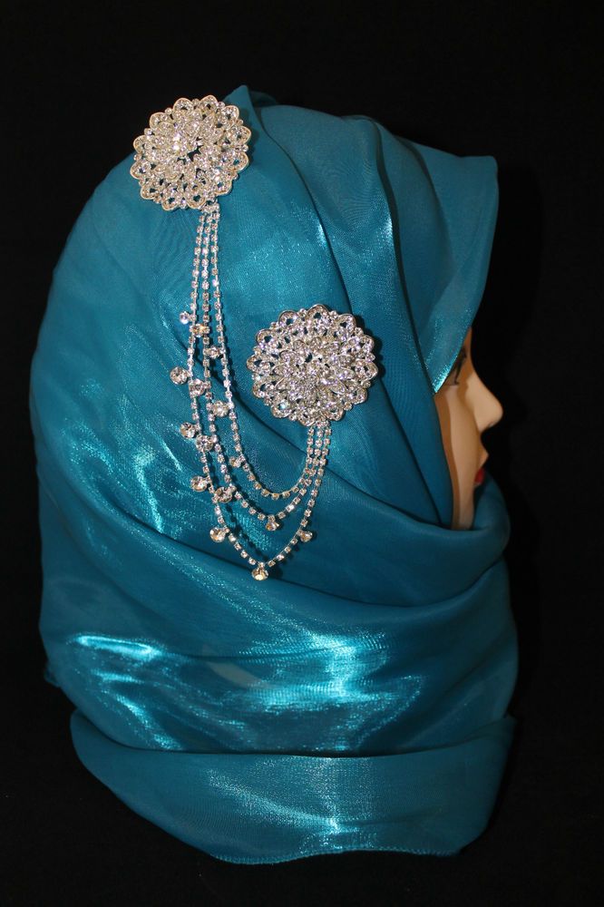 Hijab Pin bridal set accentuates your hijab and gives a whole new look to your bridal outfit.