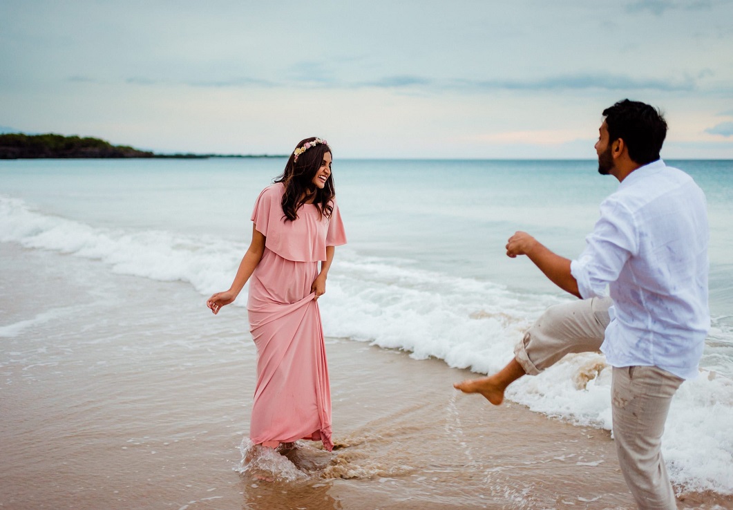 16 Babymoon Photoshoot Ideas, Classy and Out of the Box Suggestions