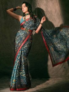 Nora Fatehi Belted Saree Look