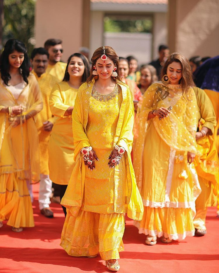 Unison Haldi Dulhan Pose