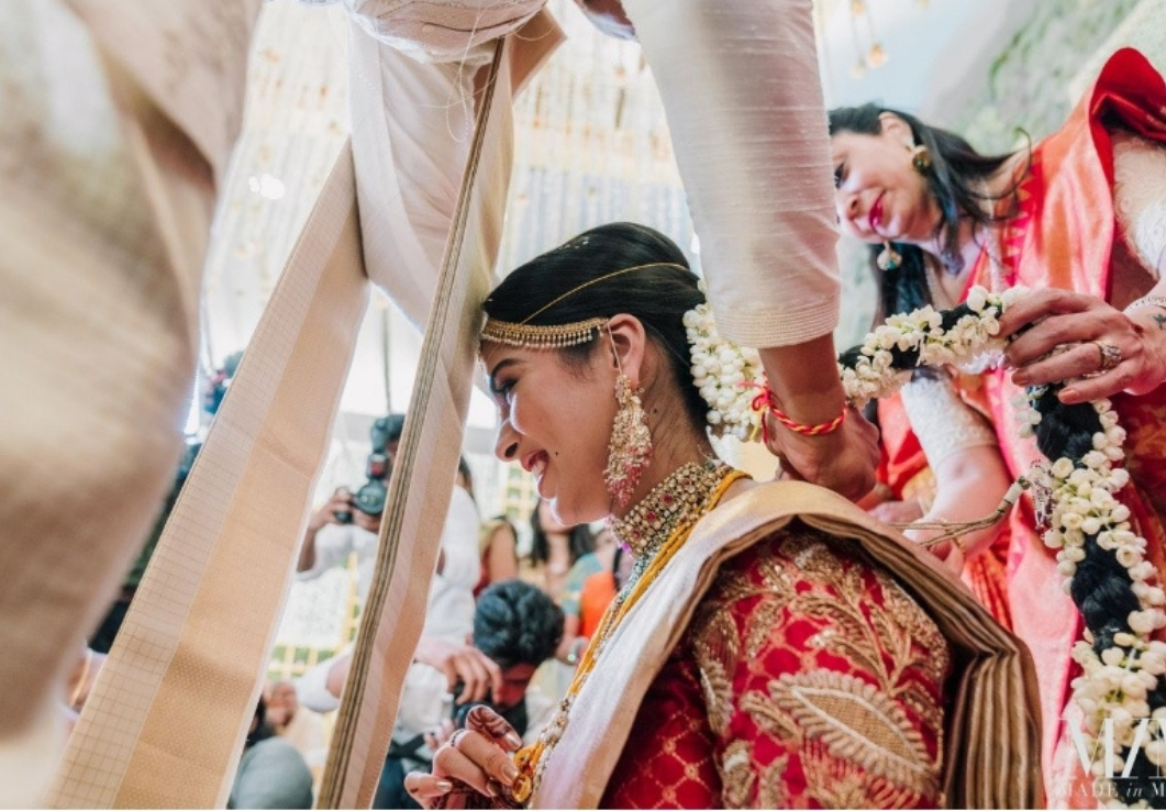 10 Most Gorgeous Maang Tikka Hairstyles That We Spotted on Real Brides 10 Most Gorgeous Maang Tikka Hairstyles That We Spotted on Real Brides