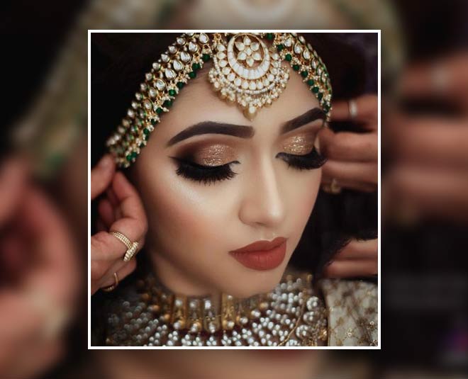 black and gold smokey eye wedding makeup 