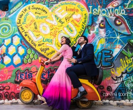 comic strip posing for creative pre wedding photoshoot ideas