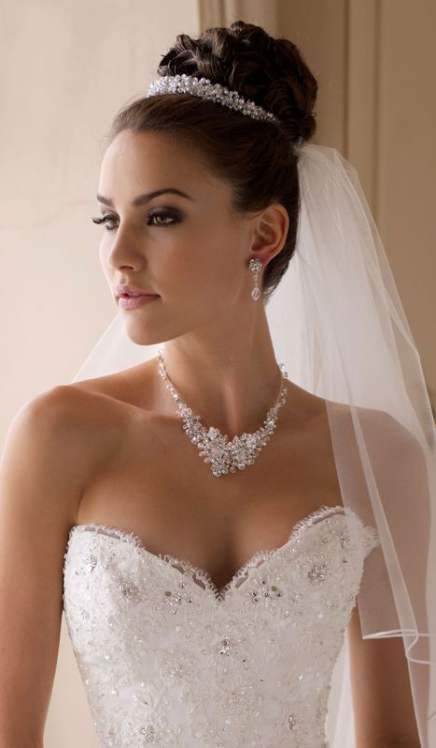 bridal bun hairstyle - high bun with veil